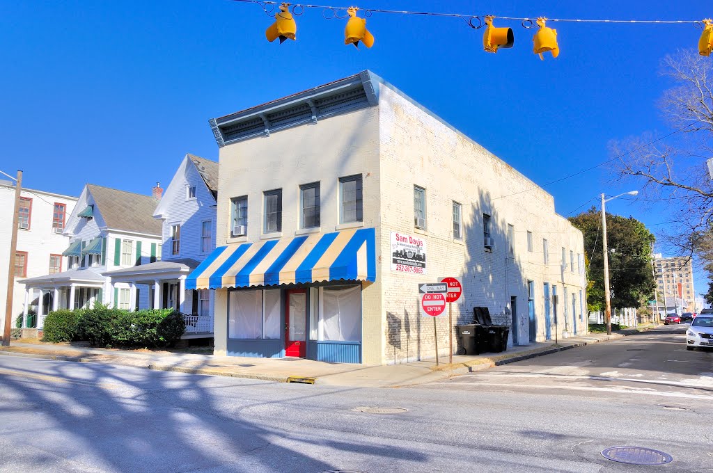 NORTH CAROLINA: ELIZABETH CITY: Achoree Odd Fellows Building (1896), 116 South Road Street