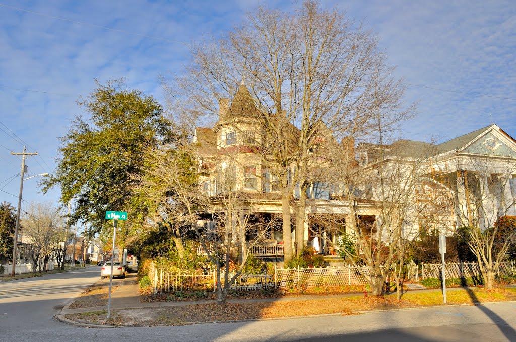 NORTH CAROLINA: ELIZABETH CITY: large private residence, 312 West Main Street