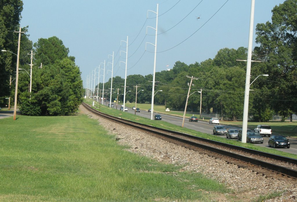 Tracks down Southern