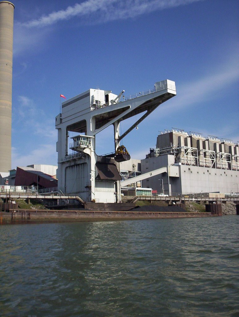 Clamshell Loader at New Johnsonville Steam Plant