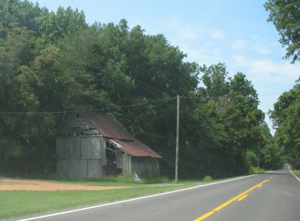 Old barn north of Arlington