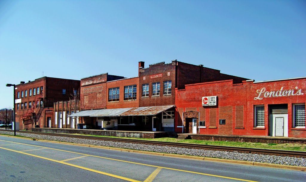 Downtown Johnson City - Looking across Buffalo Street