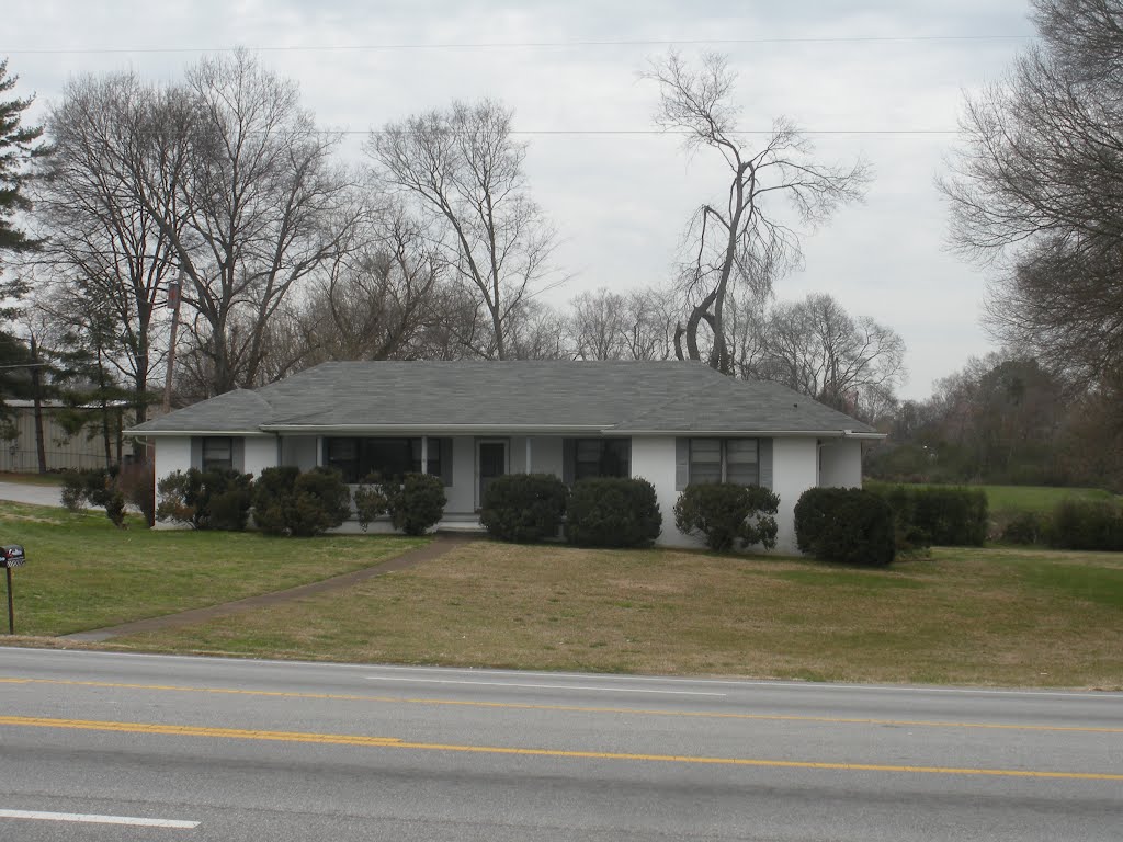 A Classic 1950s East Ridge house