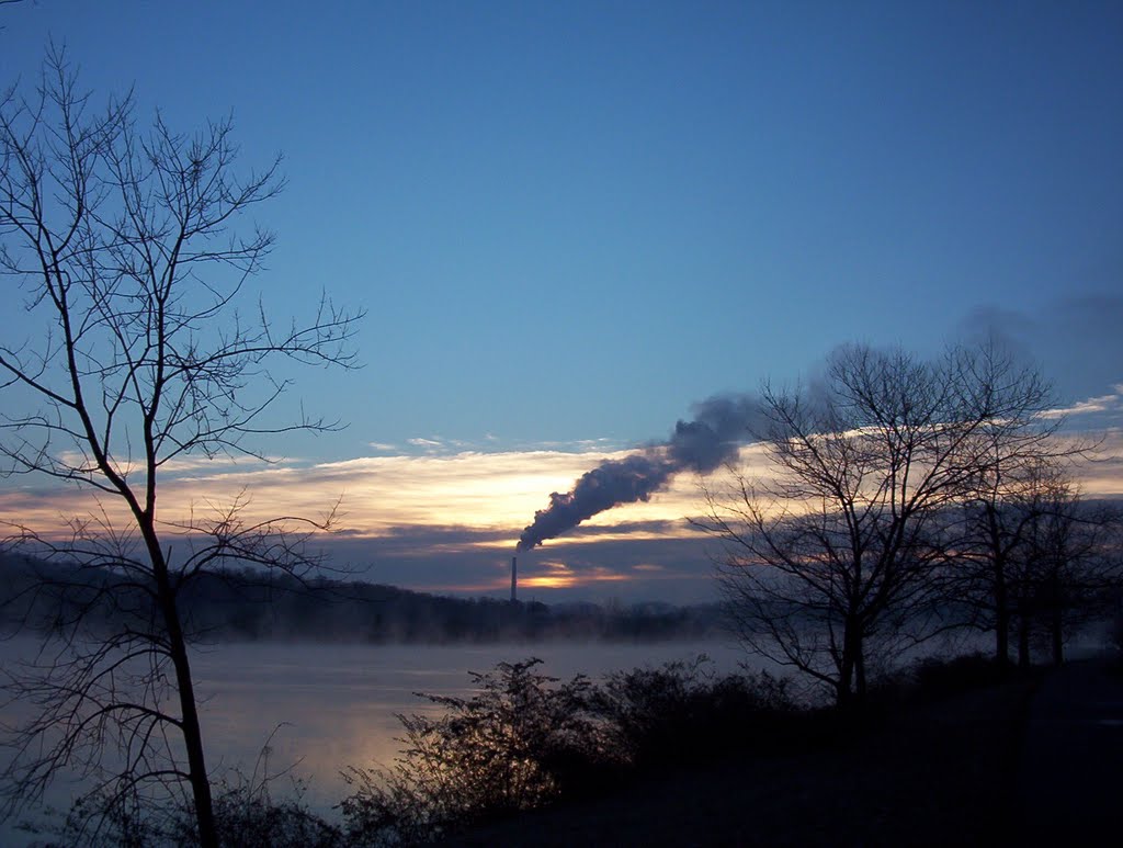 Steamy Sunrise over Melton Hill Lake (2005-01-01 01)