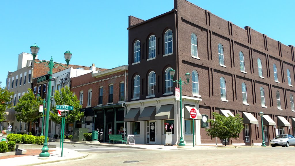 Shops in Main St.- Clarksville TN