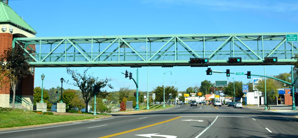 Overpass to Clarksville Riverwalk