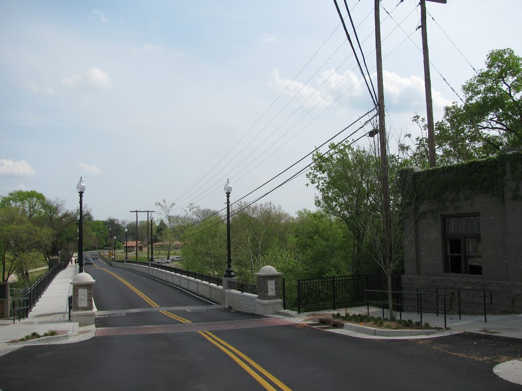 Duck River Bridge Renovated 2012 & New Farmers Market & Nature River walk area North of Columbia Tn & Maury County Court House