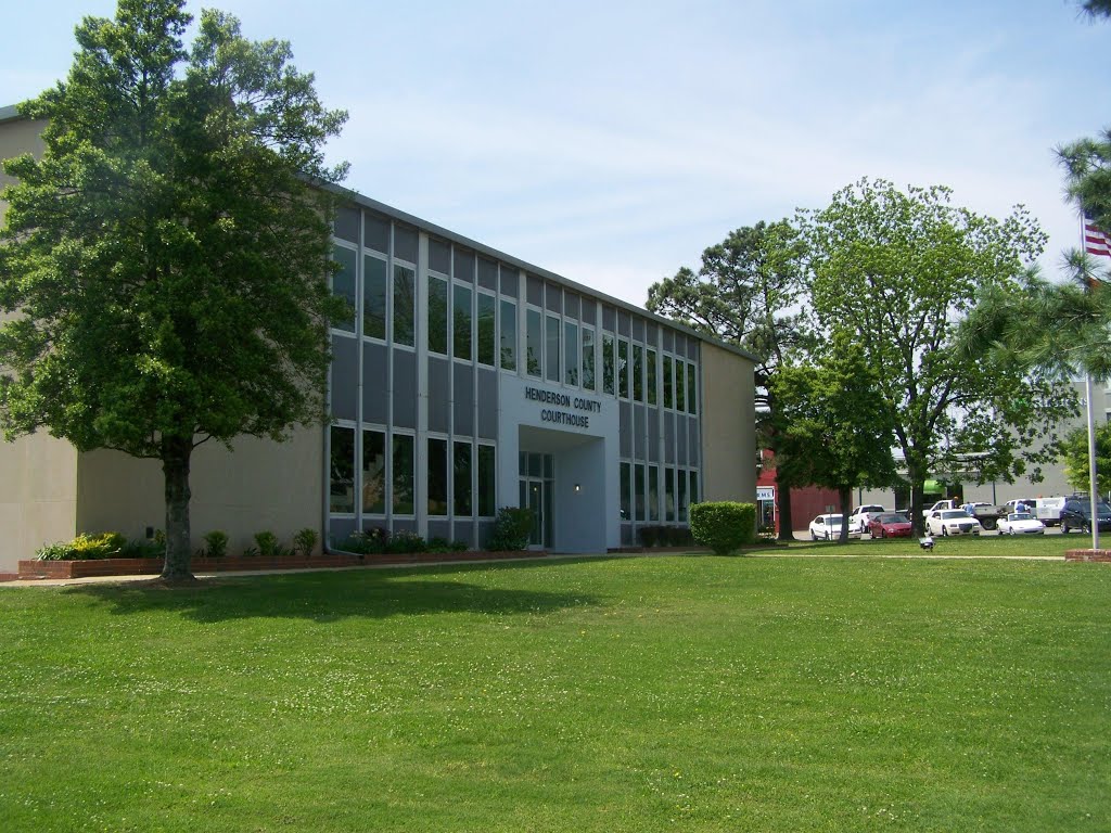 Henderson County Courthouse- Lexington TN