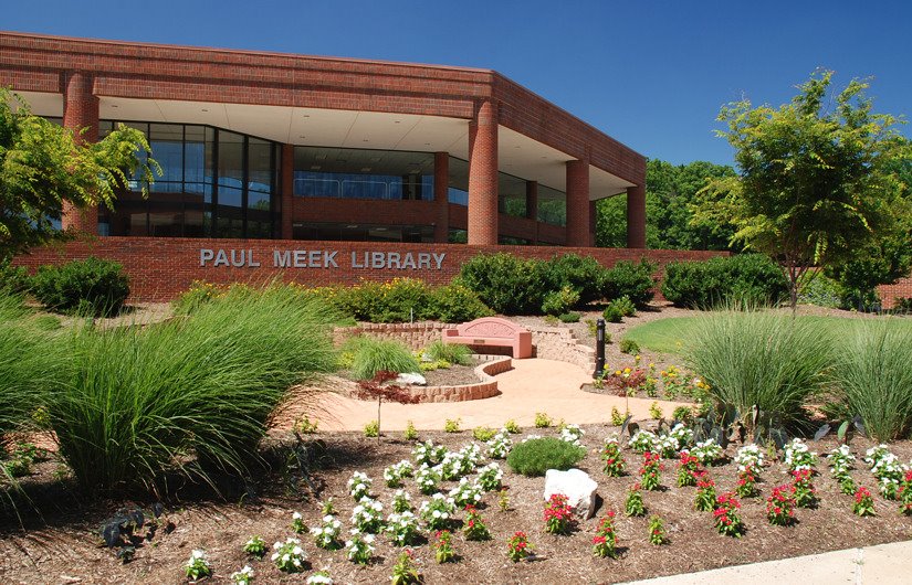 Paul Meek Library on the UT Martin campus