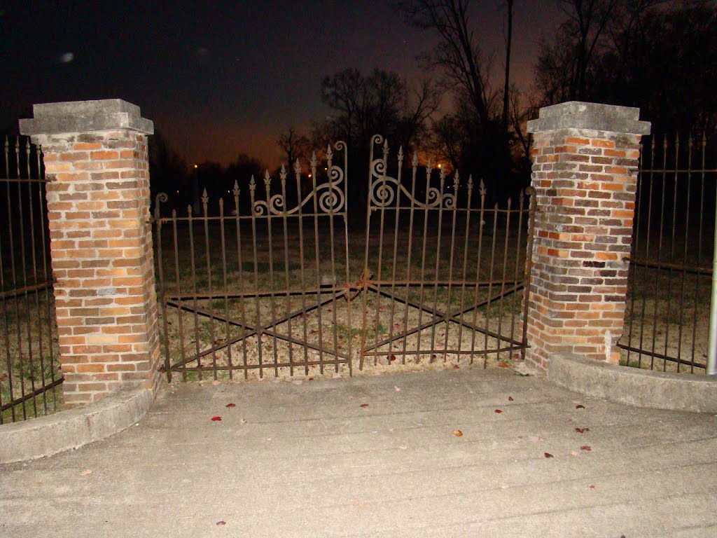 Old City Cemetery at night