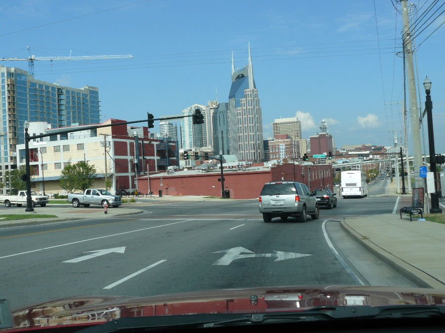 Entering Nashville (Hyw 70)
