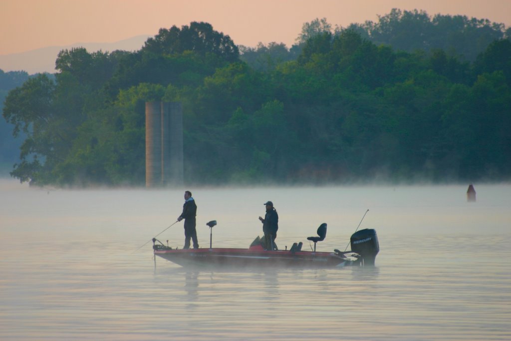 Sunrise Fishing at the Cove in Farragut Park