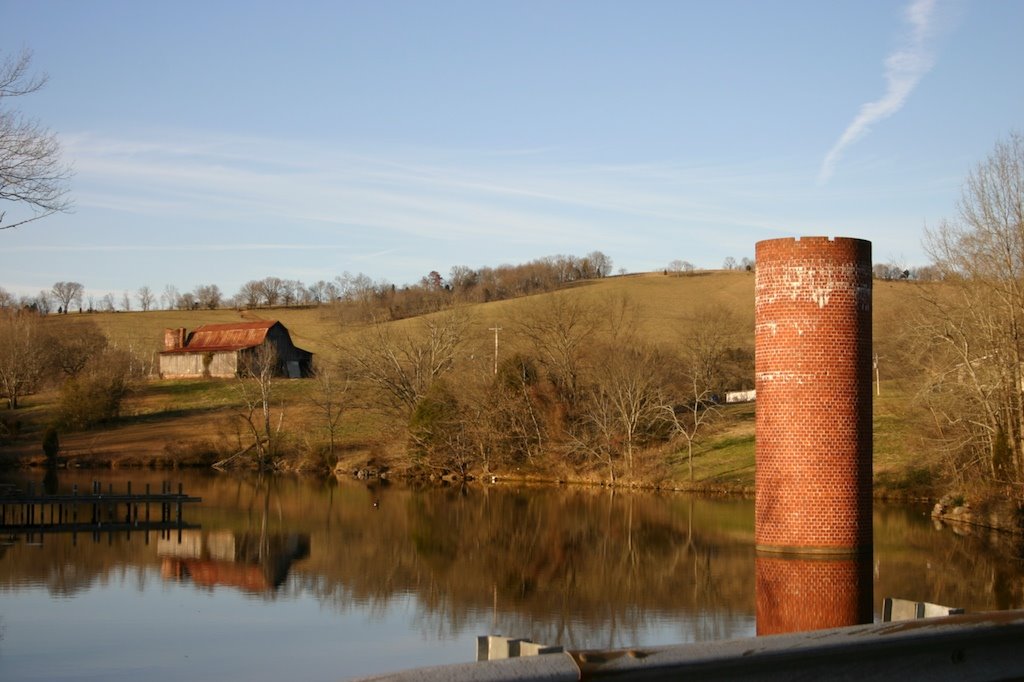 Hope Creek Silo near Loudon, TN