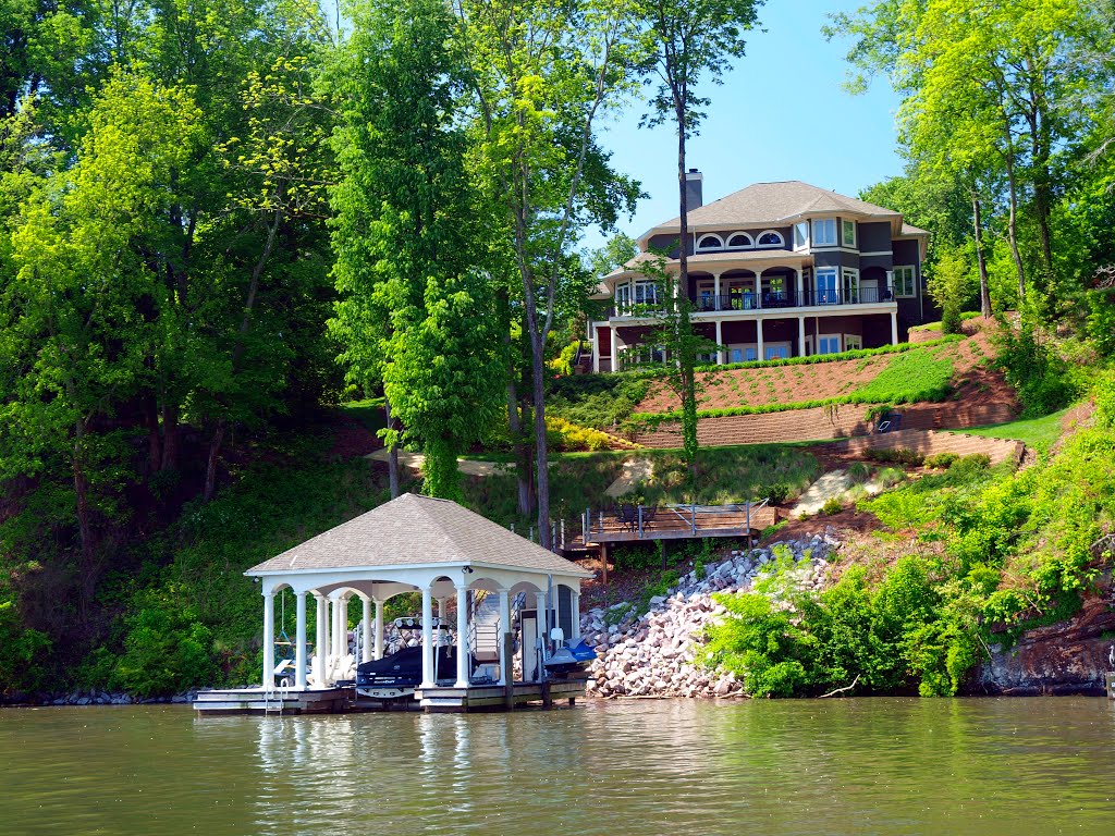 Tennessee River Boat Houses - Southern Shores Development