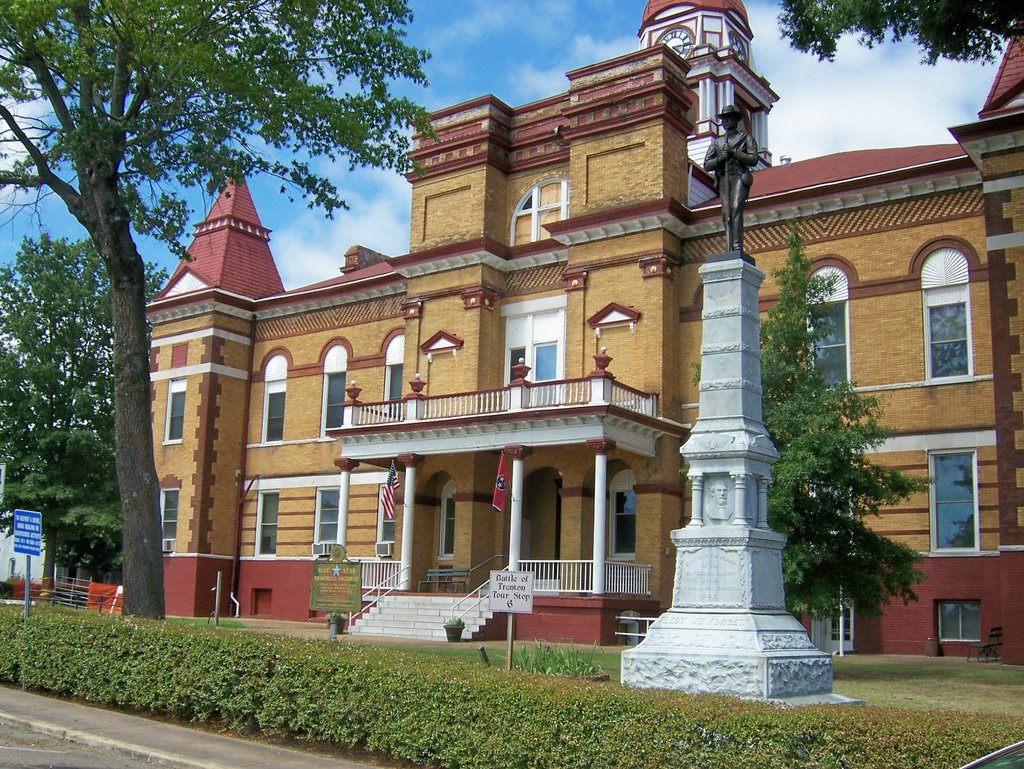 Gibson County  Historic Courthouse