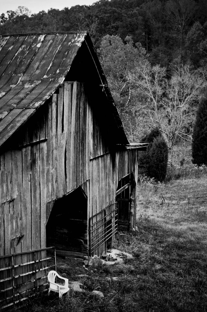 Barn 18 B&W