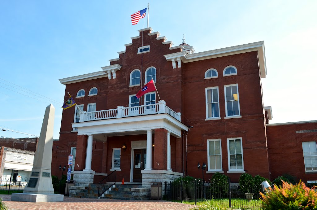 Trousdale County Courthouse, Hartsville, TN