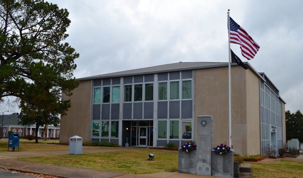 Henderson County Courthouse, Lexington, TN
