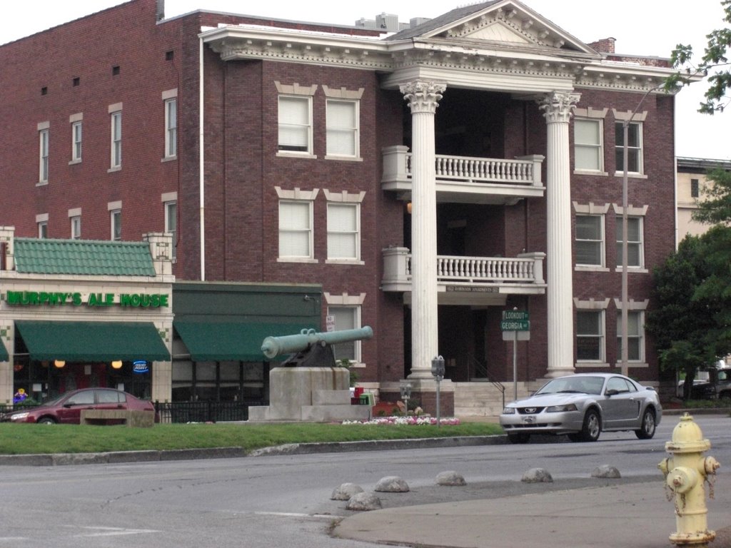 Robinson Apartment Building