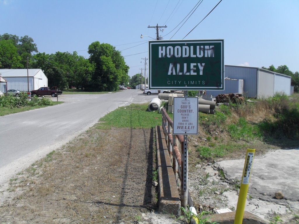Hoodlum Alley, North Jefferson Street.