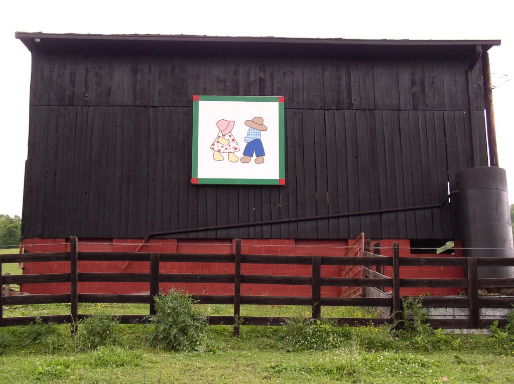 Floyd Storie Barn 1 on www.QuiltTrail.org