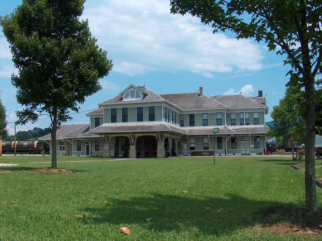 Historic L&N Railroad Depot Built in 1906