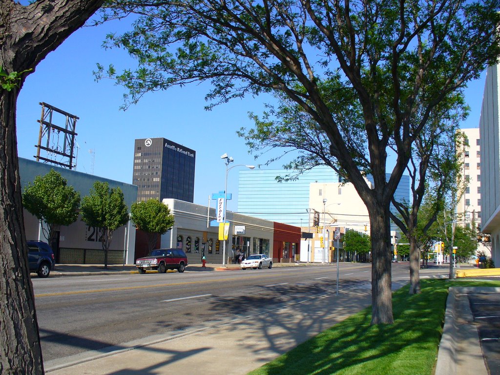 A scene from the 6th Ave at Amarillo, TX. 2008 May 27