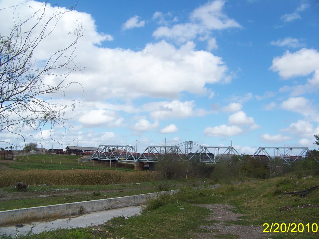 Railway Crossing the US/Mexico Border