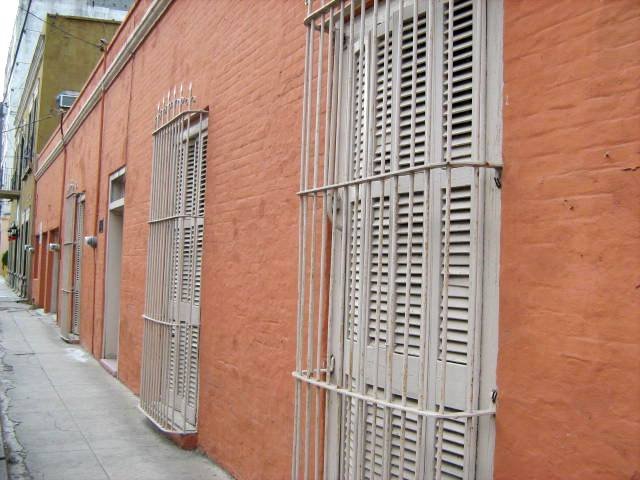 casa colonial color anaranjado