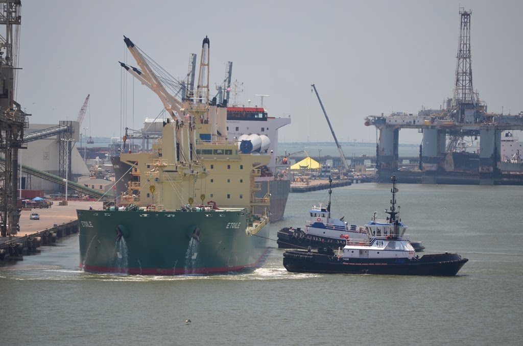 Getting Underway with Tugs