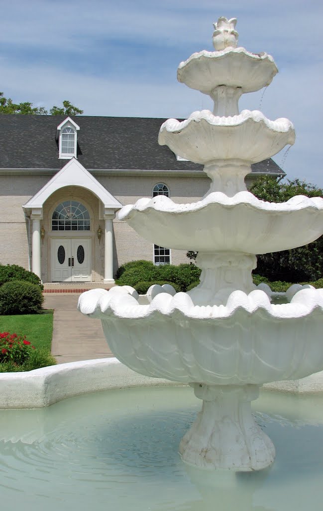Alexander Mansion and Fountain, Garland, Texas