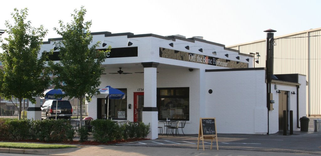 Off The Bone Barbeque, at 1734 S. Lamar St., Dallas, Tx.