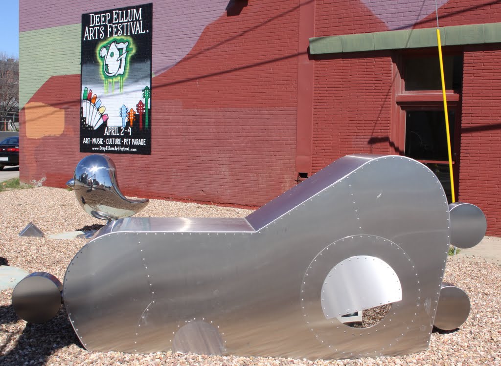 More of the Walking Man Sculptures... Deep Ellum, Dallas, TX.