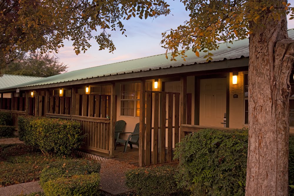 Hill Country Inn & Suites