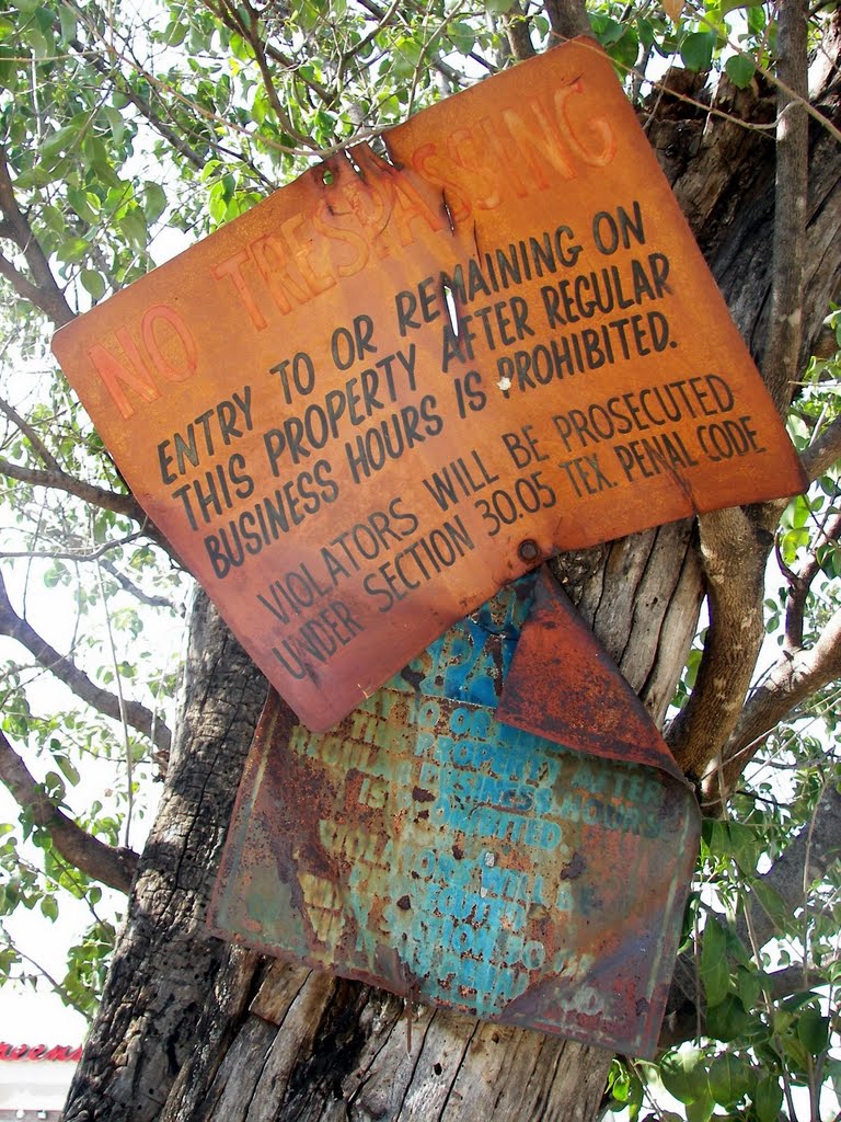 No Tresspassing signs, Mesquite, TX