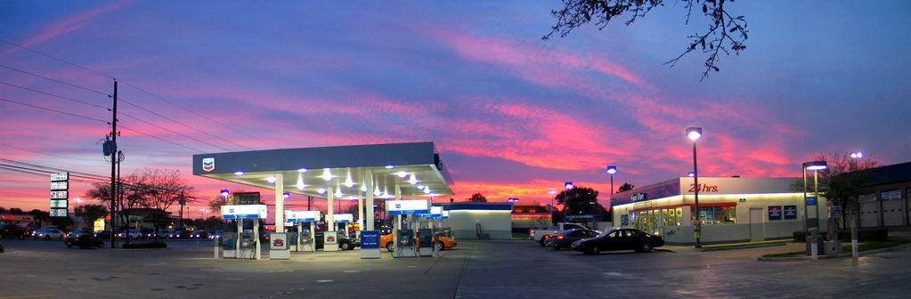 Gas station at intersection of S Voss and Westheimer