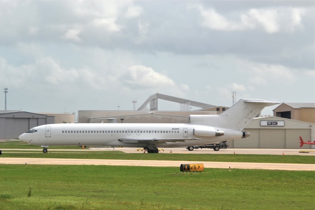 Old Boeing 727 at Houston-Hobby