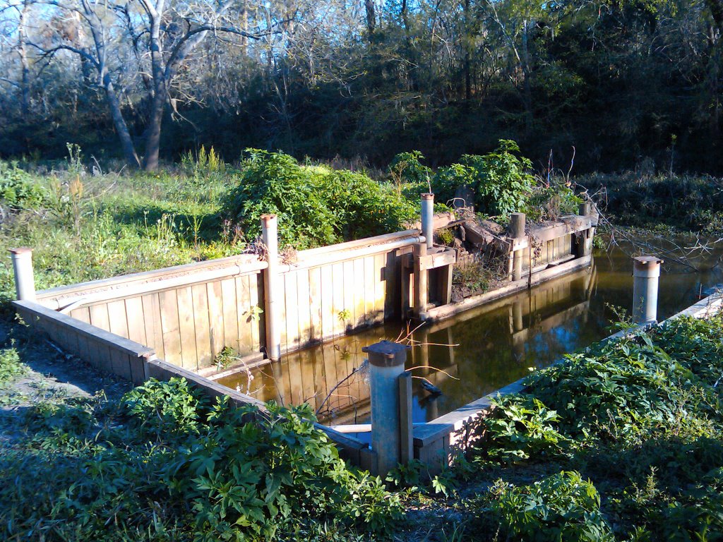 abandoned boat dock