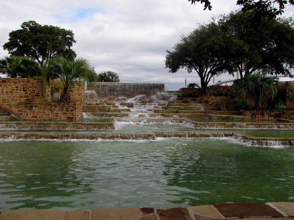 Cascading water at Tower of the Americas, San Antonio, TX - November 5, 2011