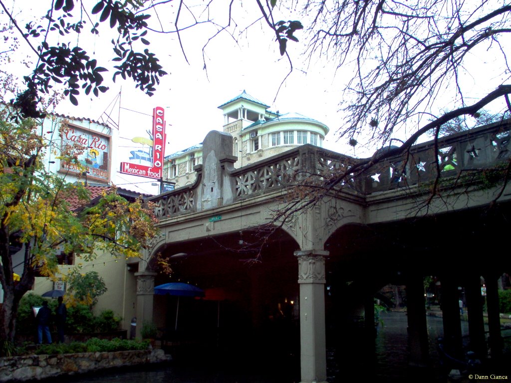 2007 - January 14th - 11:39AM CST - Riverwalk, Casa Rio, looking NW.