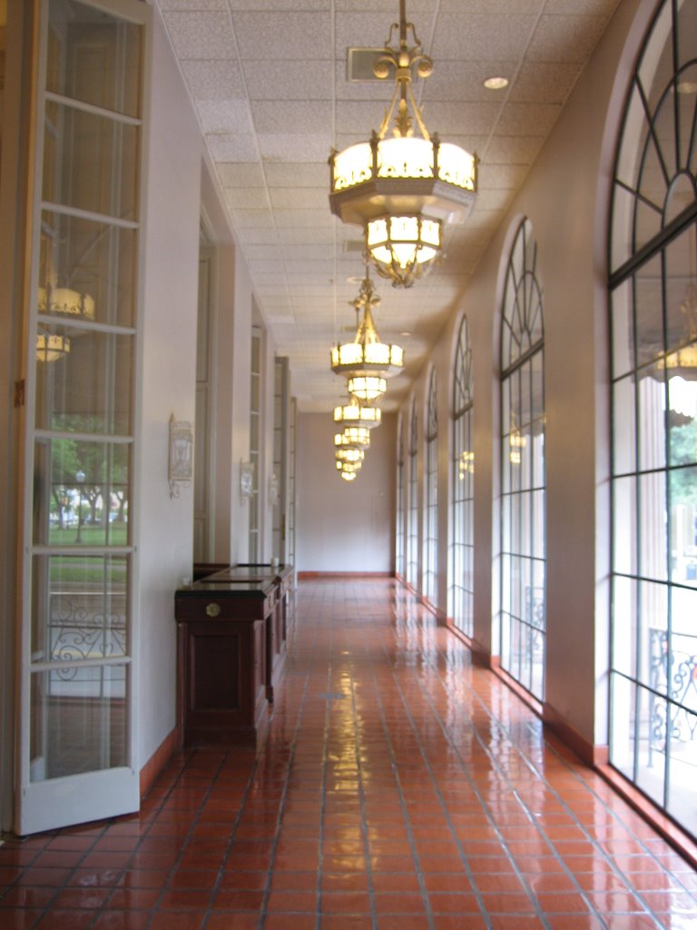 St. Anthony Hotel - Sunroom