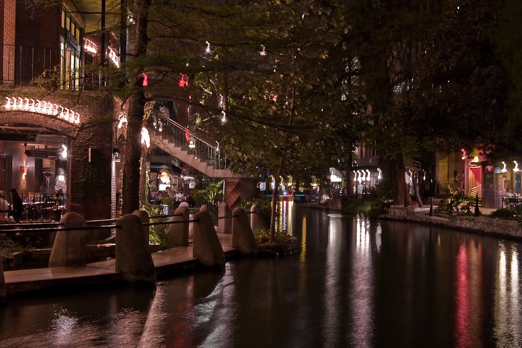 Riverwalk by night