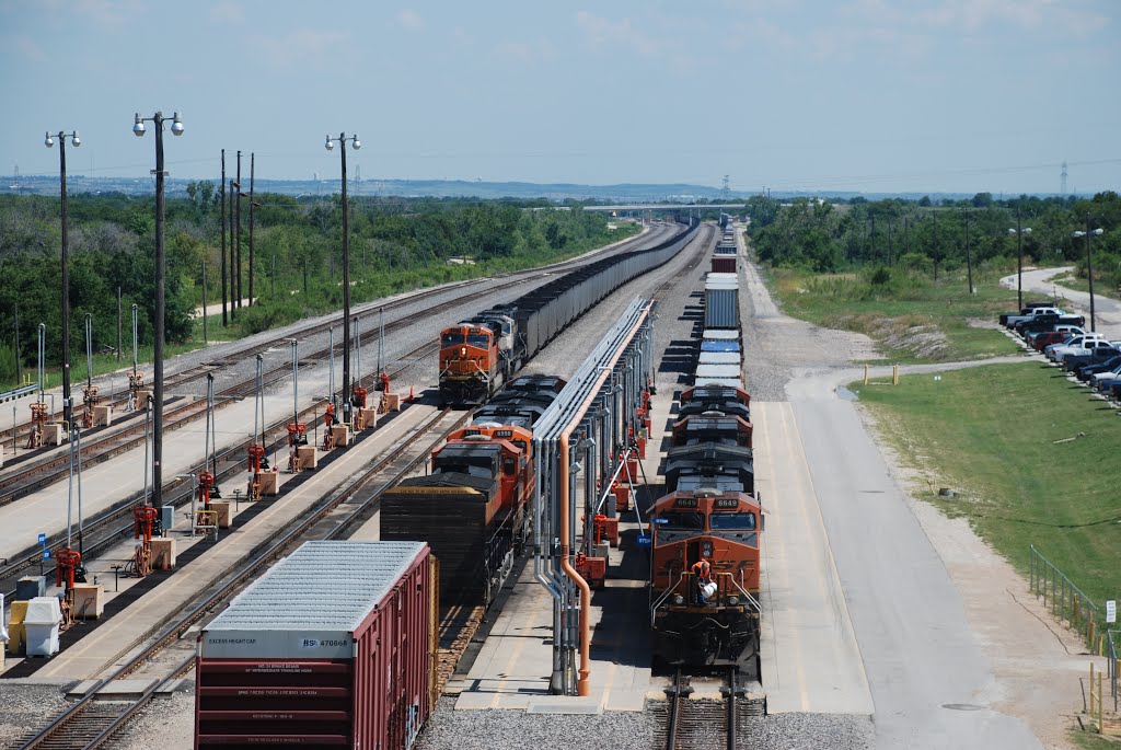 BNSF Fuel Pad at MP 214.9 (Knowd) on The Galveston Subdivision