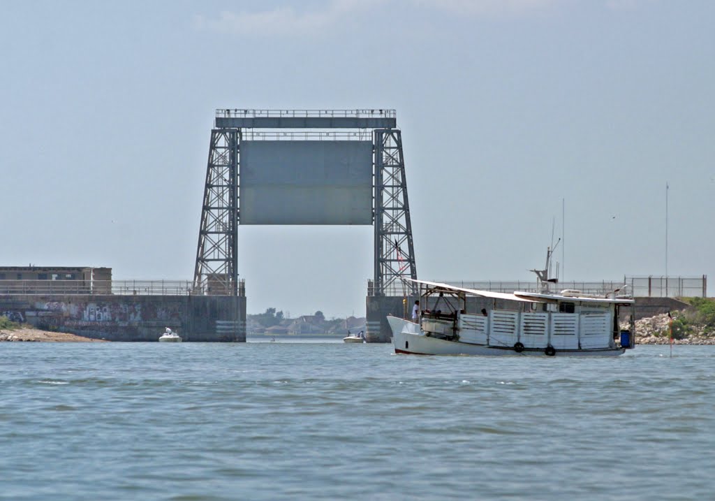 Moses Lake Flood Gate From Bay Side