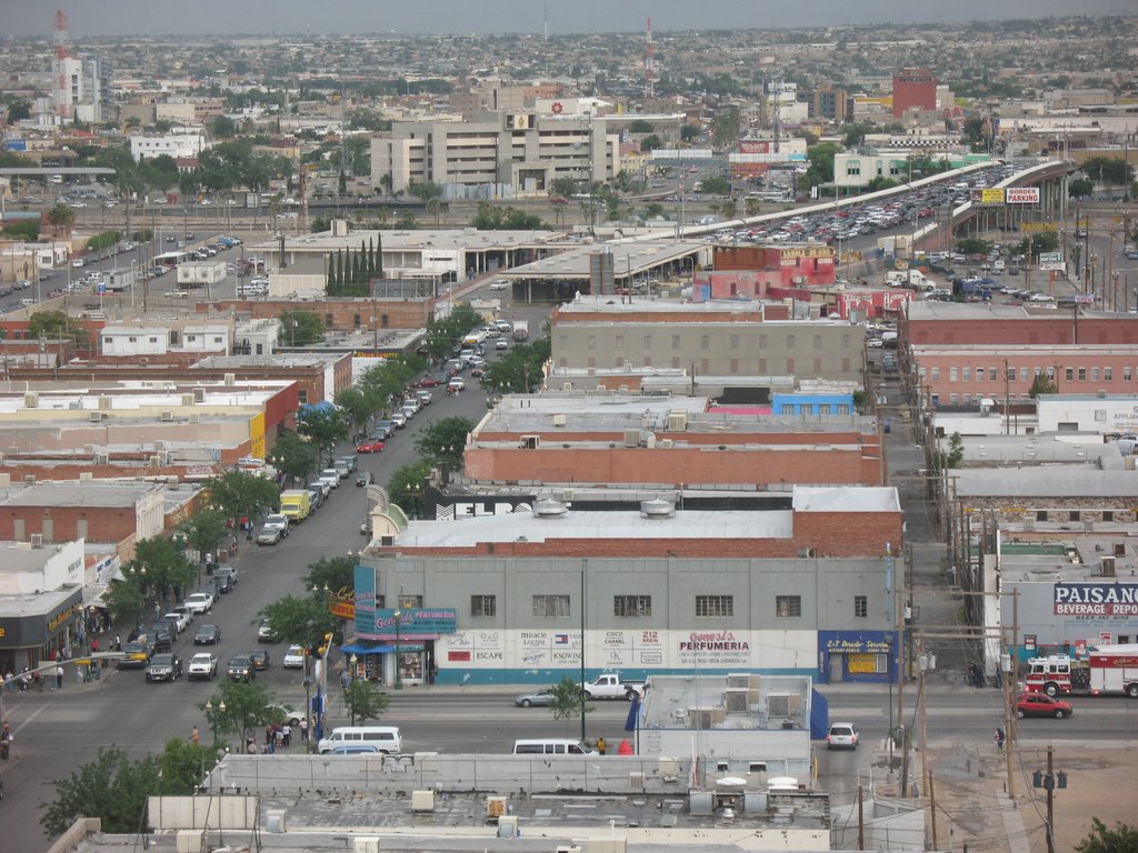 Busy Juarez border crossing