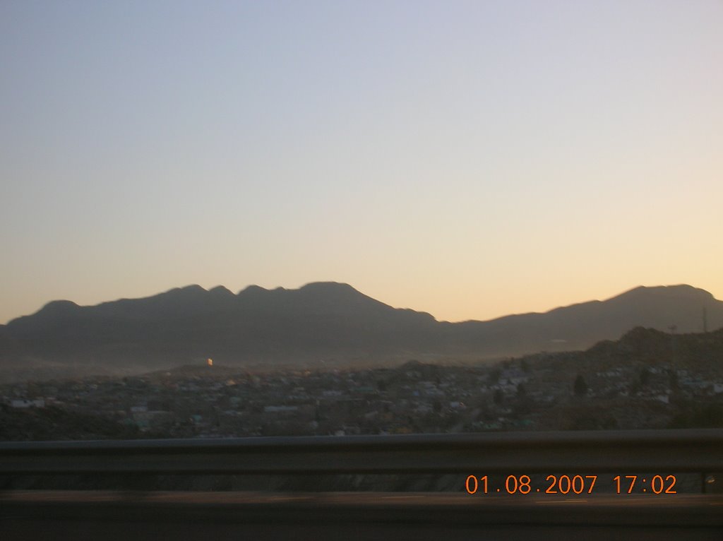 Mexico from I-10 in El Paso,TX