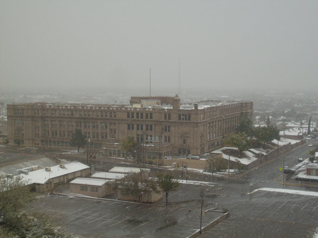 EL PASO HIGH UNDER SNOW