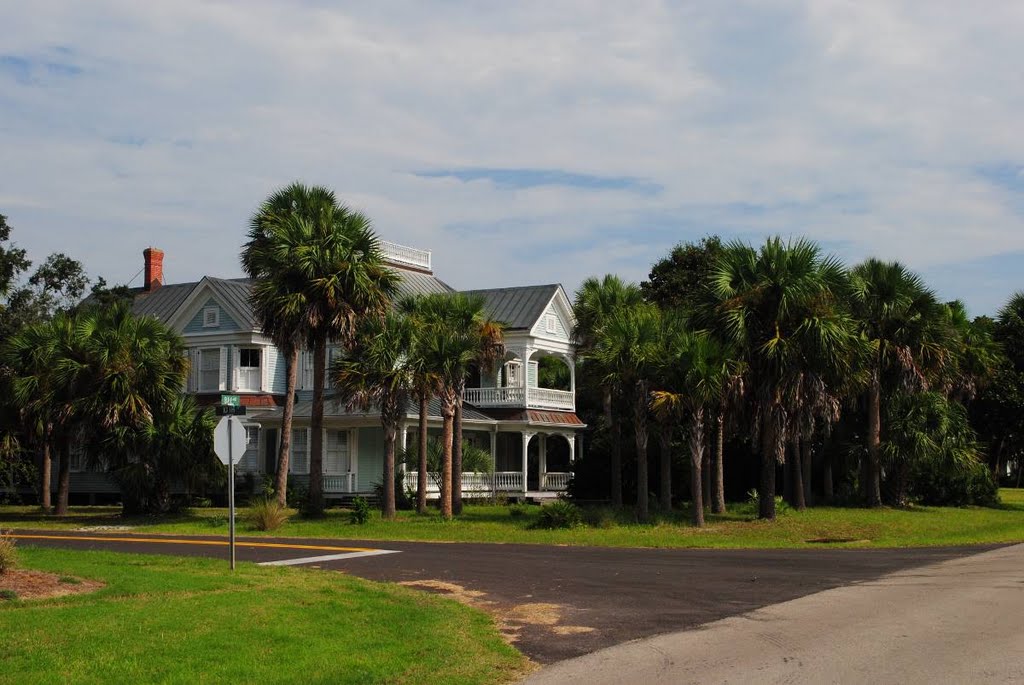 Bay Ave - Apalachicola, Florida