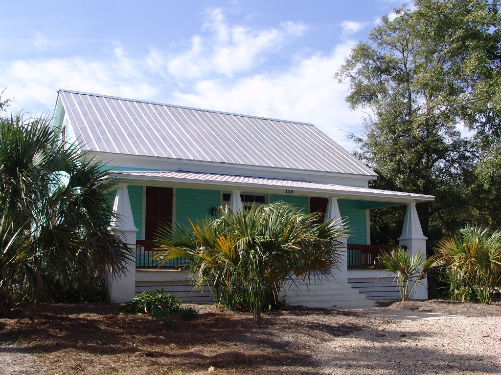 Cracker house with Bungalow addition, historic Apalachicola Florida (11-27-2011)