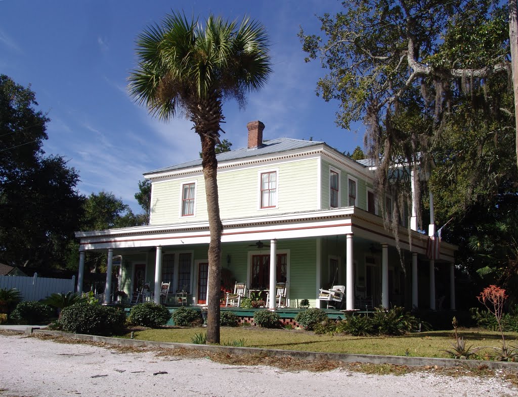 Colonial Revival, built in 1889, historic Apalachicola Florida (11-27-2011)